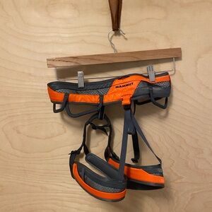 Mammut Men Ophir 3 Slide Orange and Gray Harness Size Medium